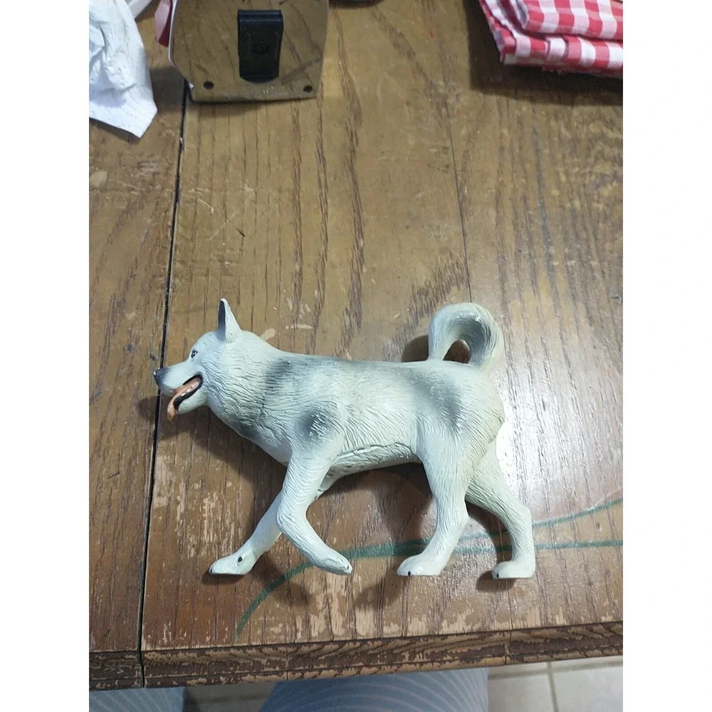 Safari Barking Akita Dog w/ Curled Tail Toy Figure Like Schleich New Battery 7